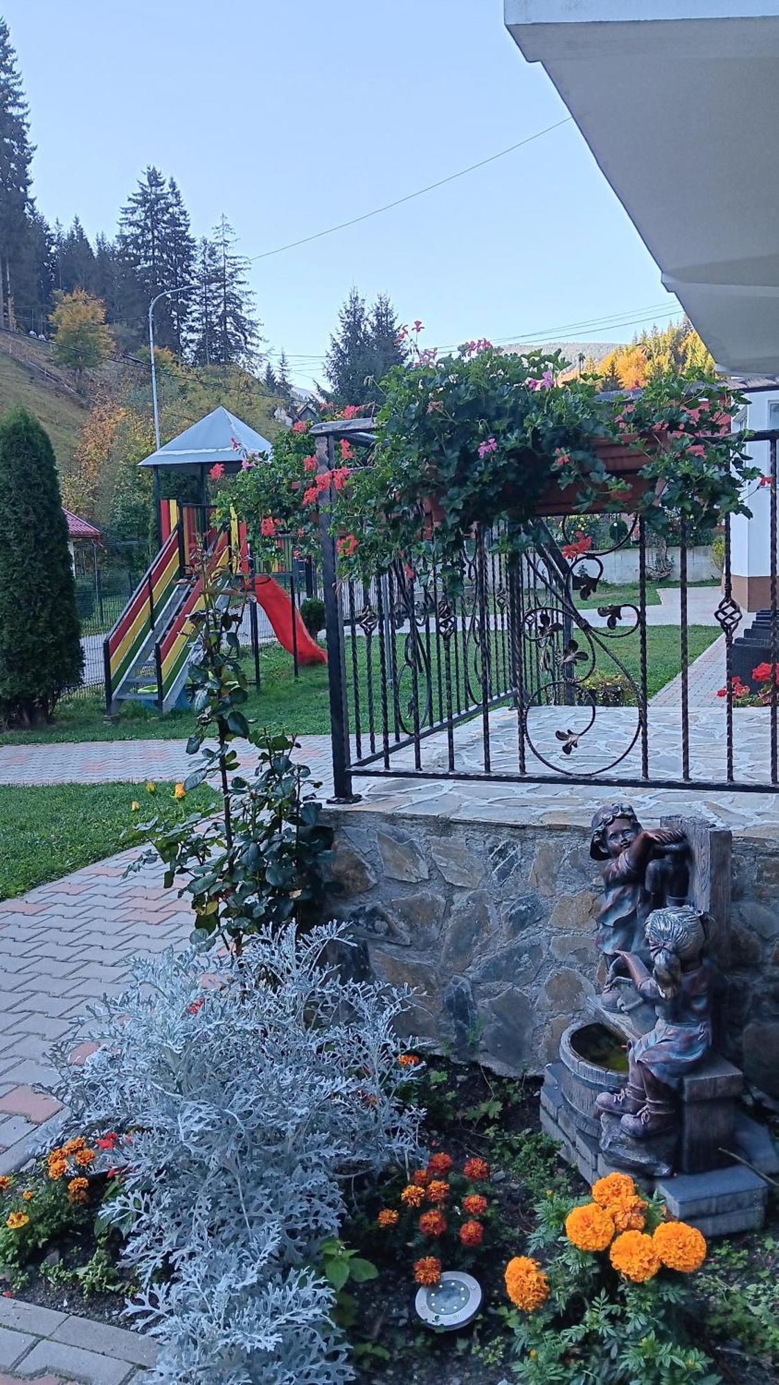 La Cascade 2 Hotel Moeciu De Sus Bagian luar foto